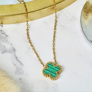 Flower Pendant Necklace